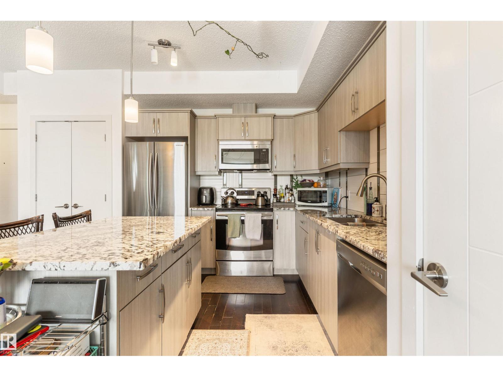#410 10523 123 ST NW