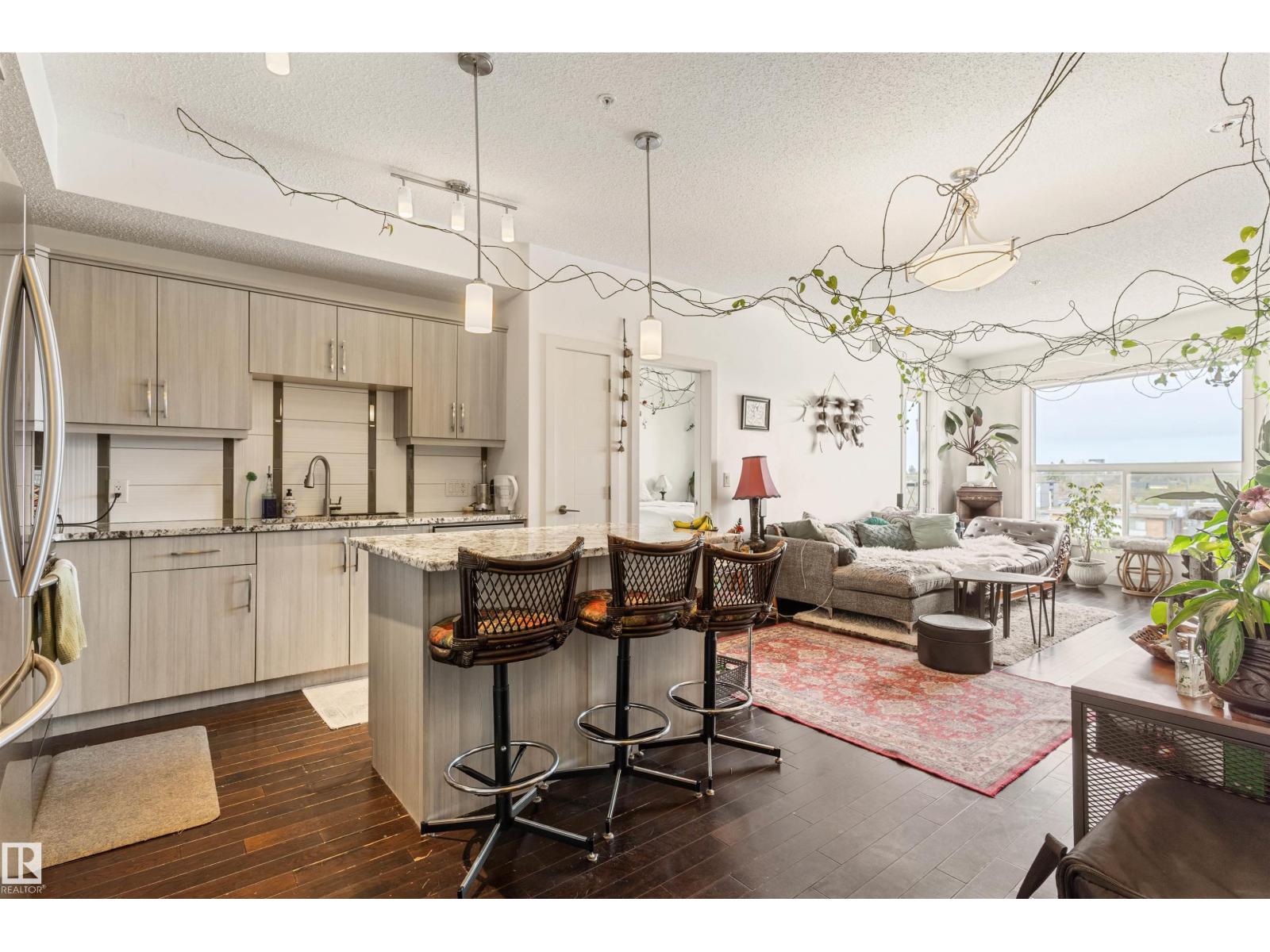 #410 10523 123 ST NW