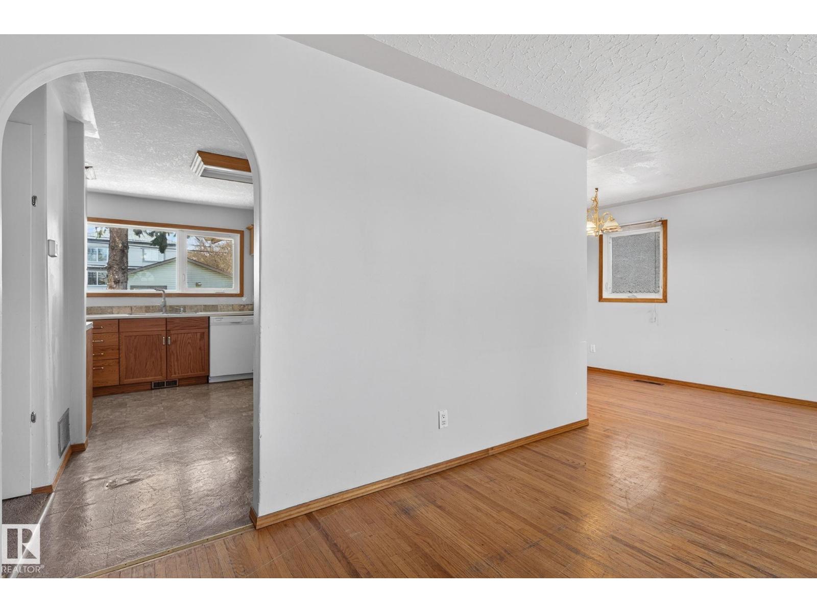 13412 108 ST NW