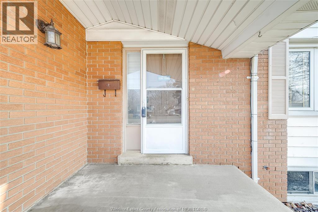 276 BRIEN AVENUE East