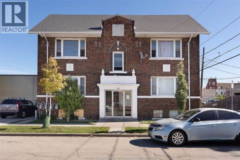 538 Louis AVENUE Windsor ON N9A1W8