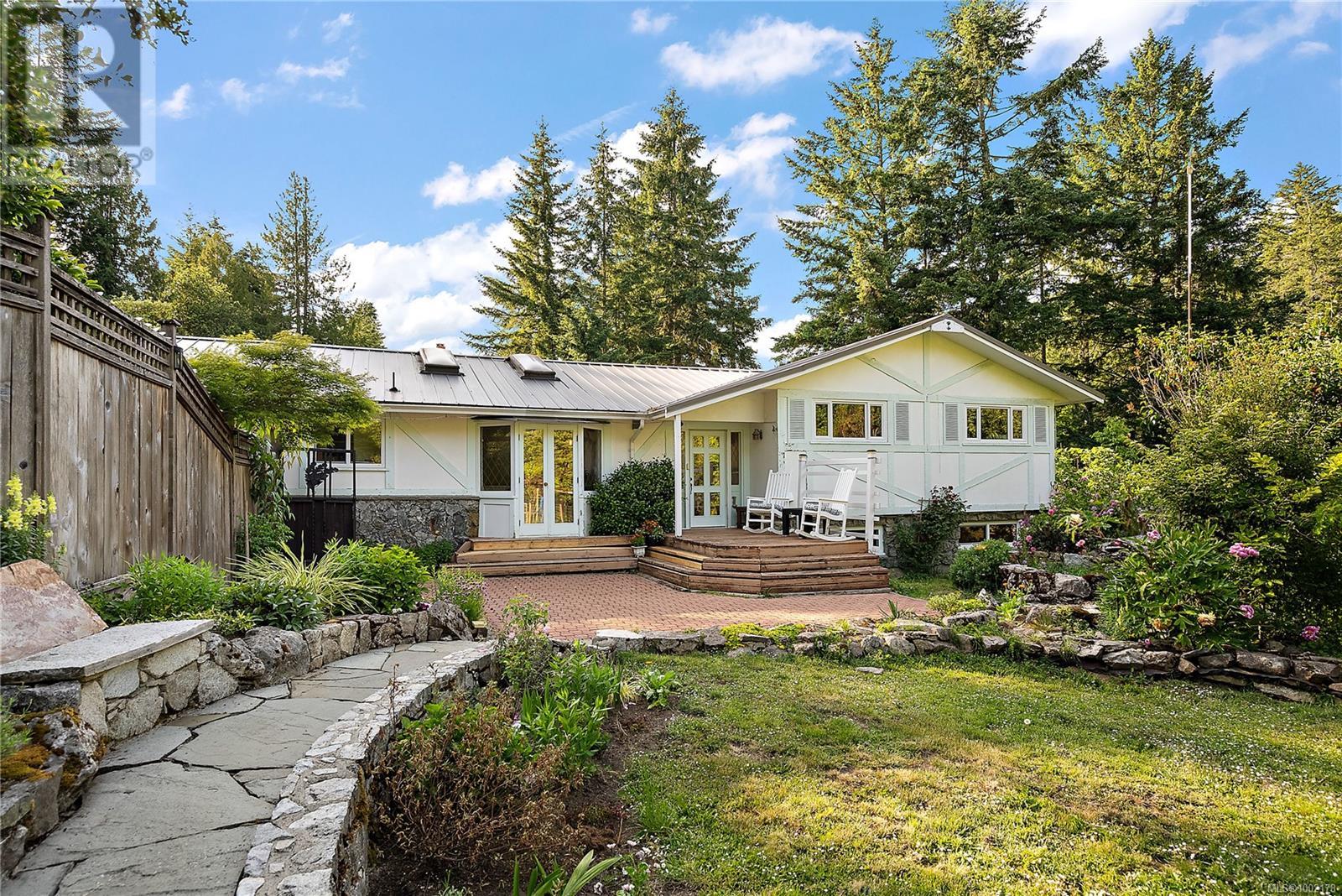630 Senanus Dr