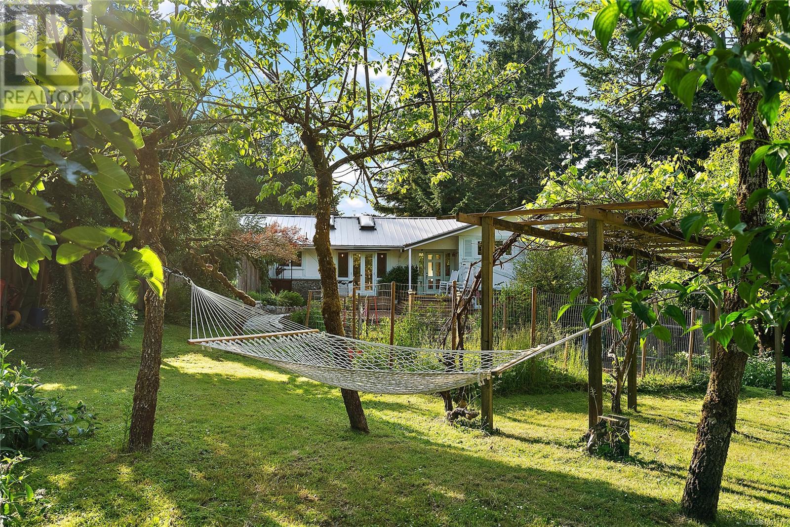 630 Senanus Dr
