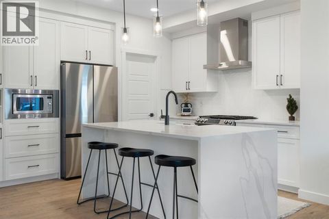 31 Saddlebred Court Cochrane AB T4C3B5