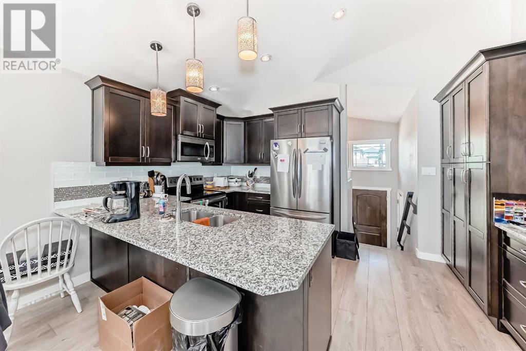 612 AQUITANIA Boulevard W