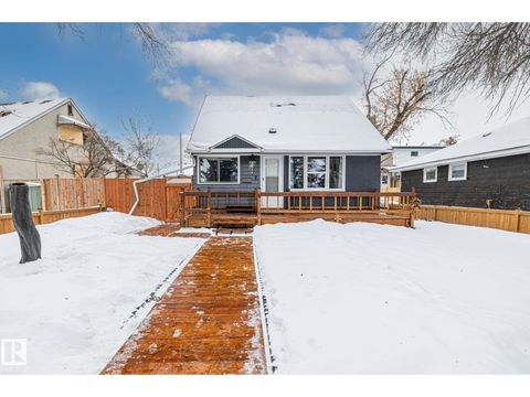 5911 119 AV NW Edmonton AB T5W1J5