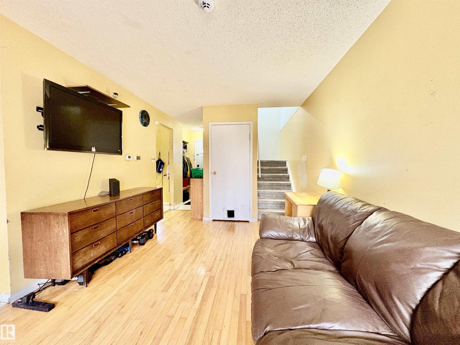 180 CENTENNIAL CT NW