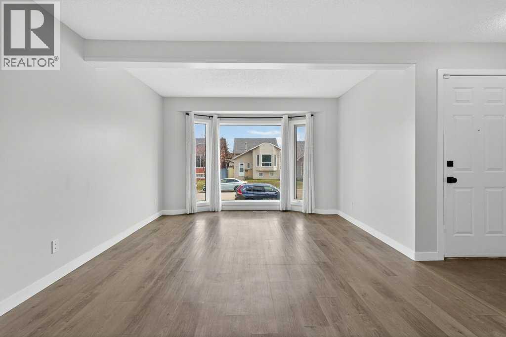 35 Martinview Crescent NE
