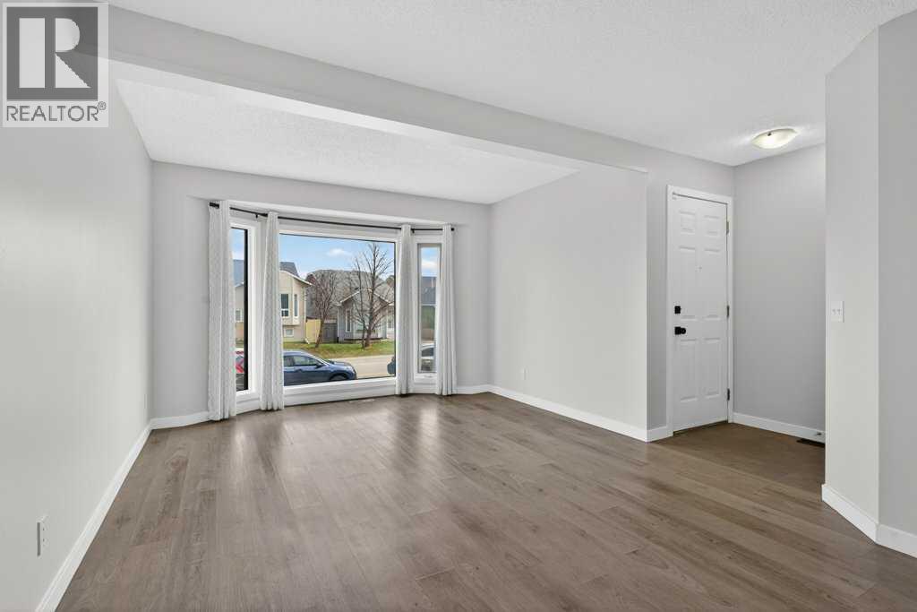 35 Martinview Crescent NE