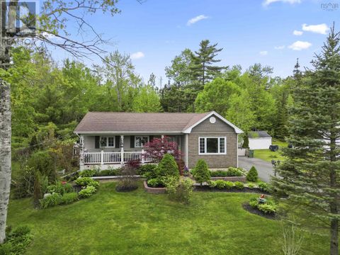 21 Boyd Avenue Enfield NS B2T1C6