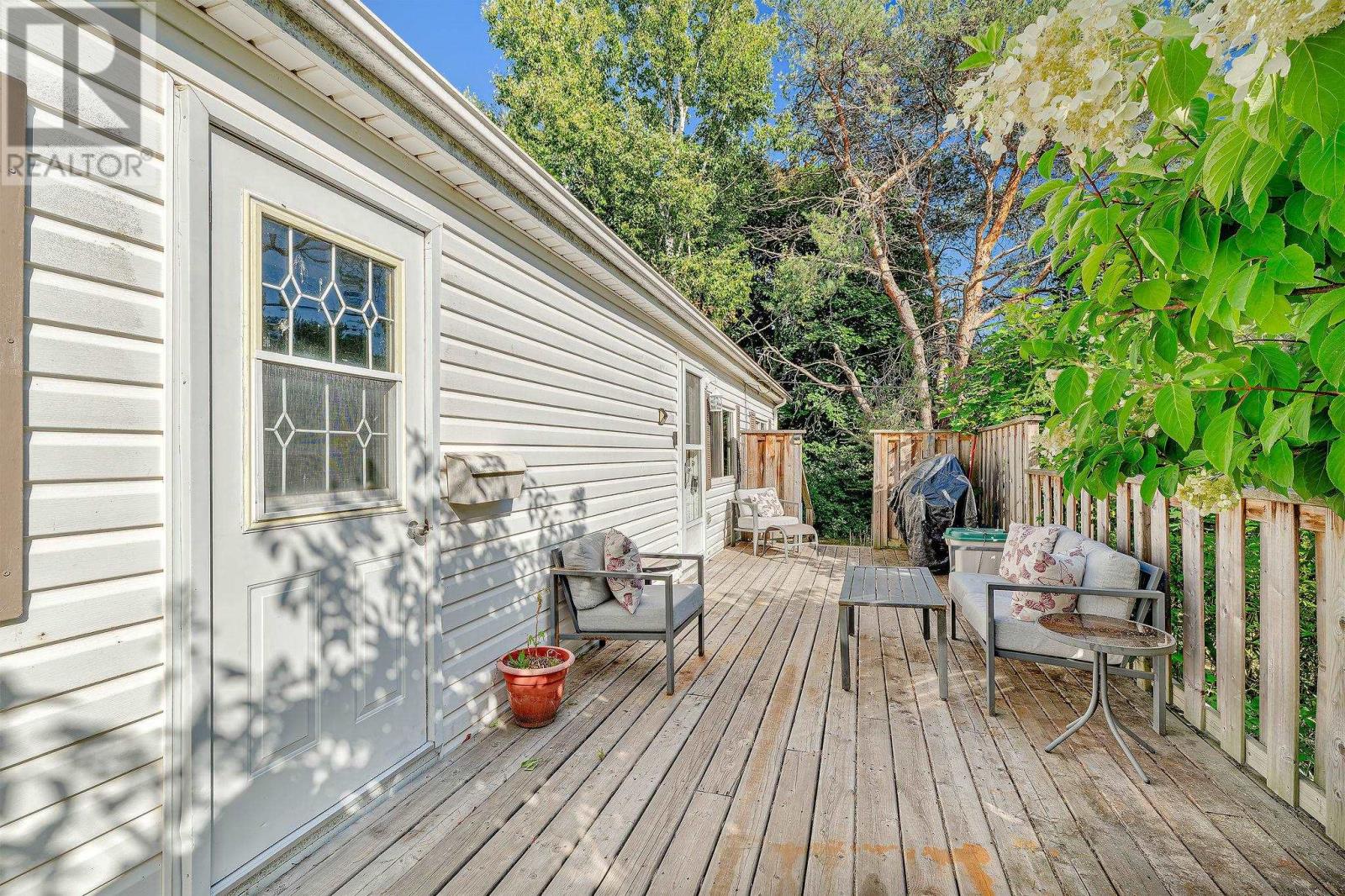 Photo 1 of 23 — 7 Oakwood Crescent, Charlottetown, PE C1A6P9