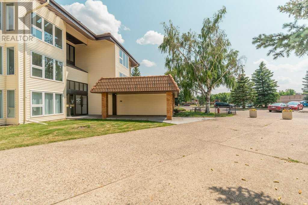 106, 65 Temple Boulevard W