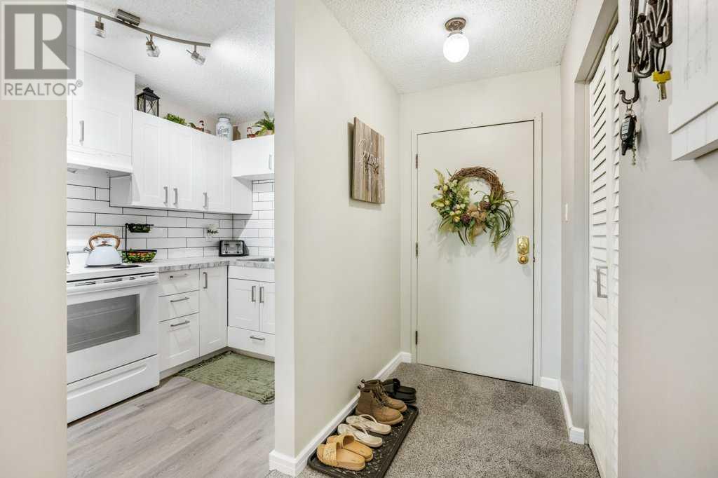 106, 65 Temple Boulevard W