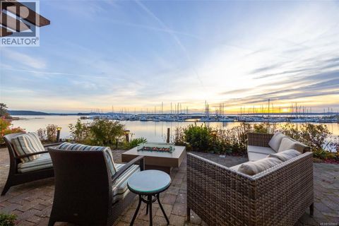 101 9949 Third St Sidney BC V8L3B1