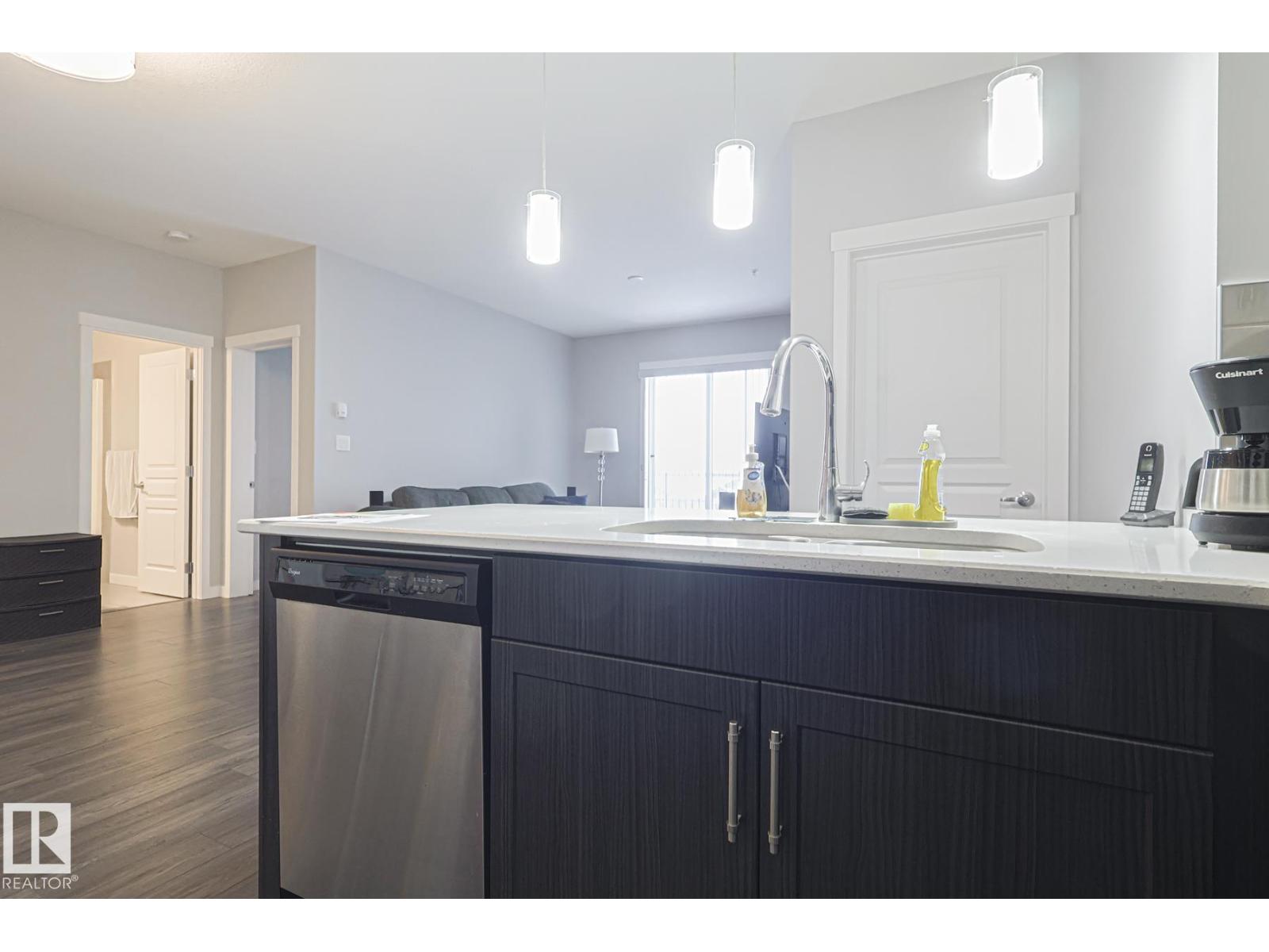 #407 812 WELSH DR SW