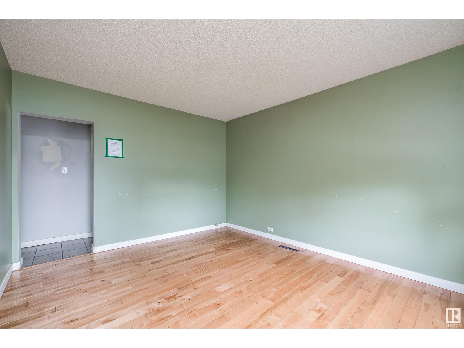 12325 85 ST NW
