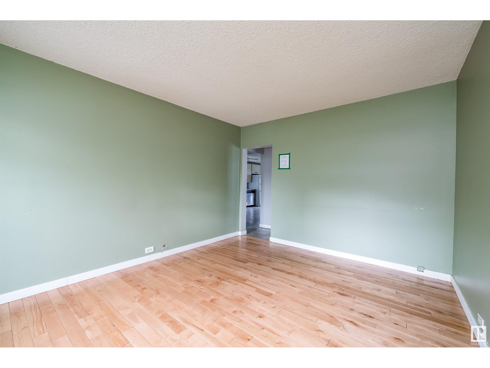 12325 85 ST NW