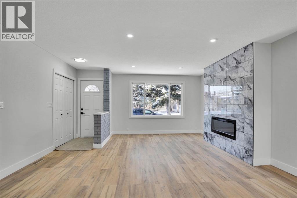 363 Templeside Circle NE