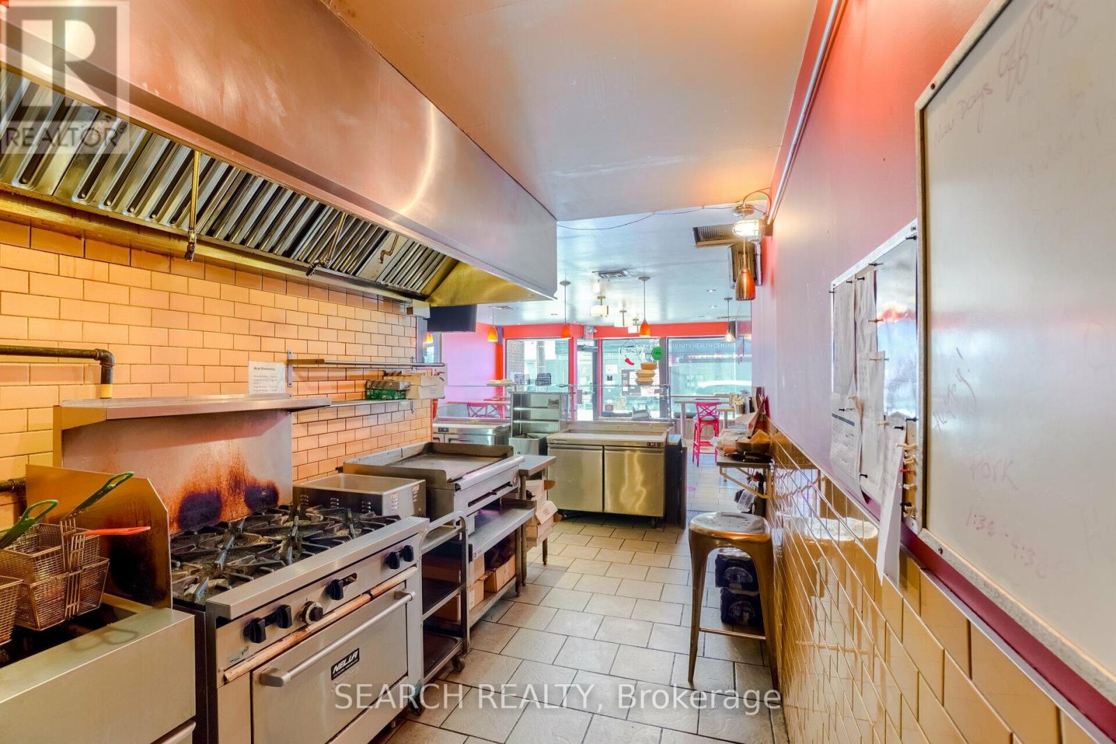 1614 QUEEN STREET E