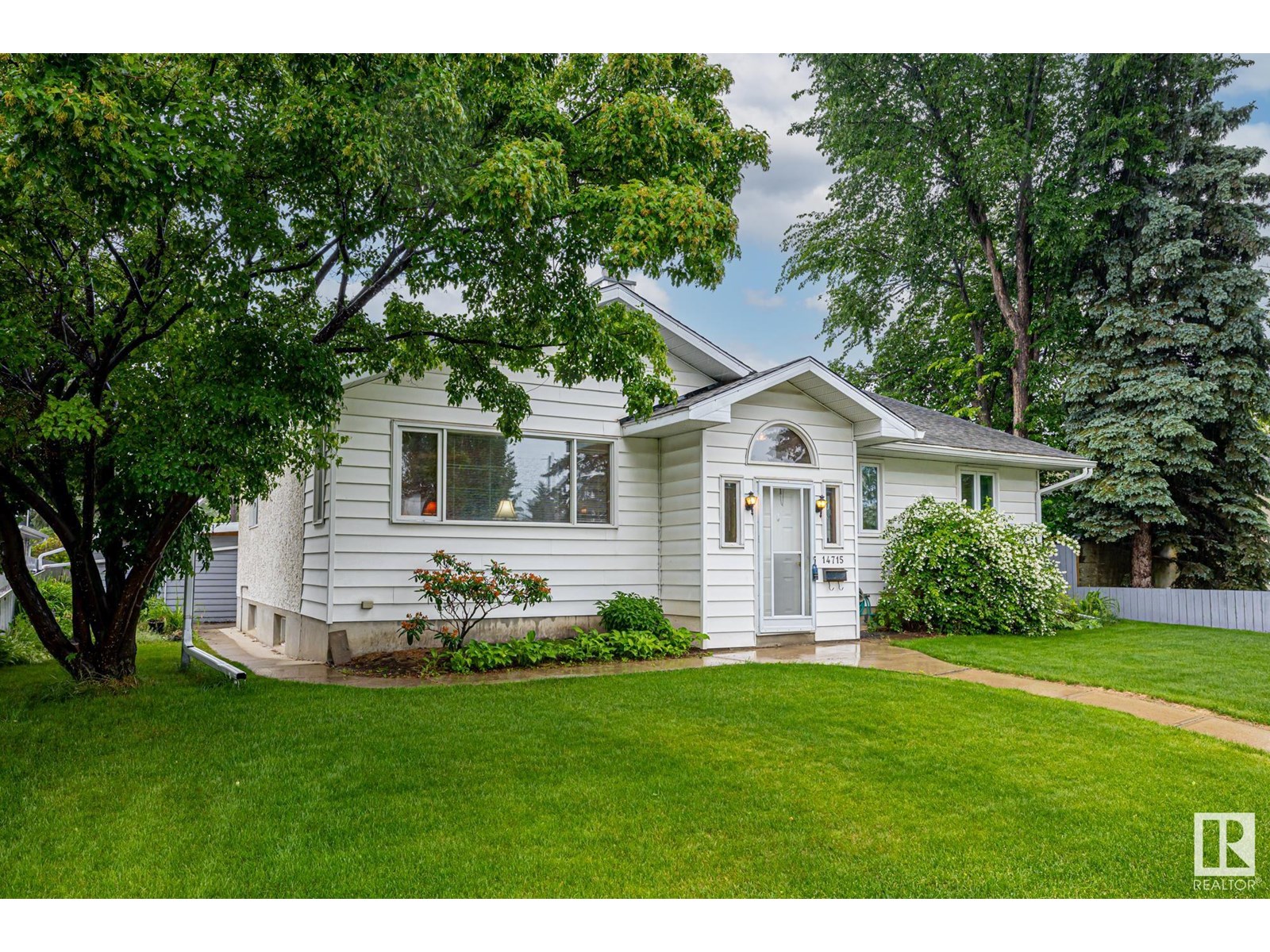 14715 84 AV NW