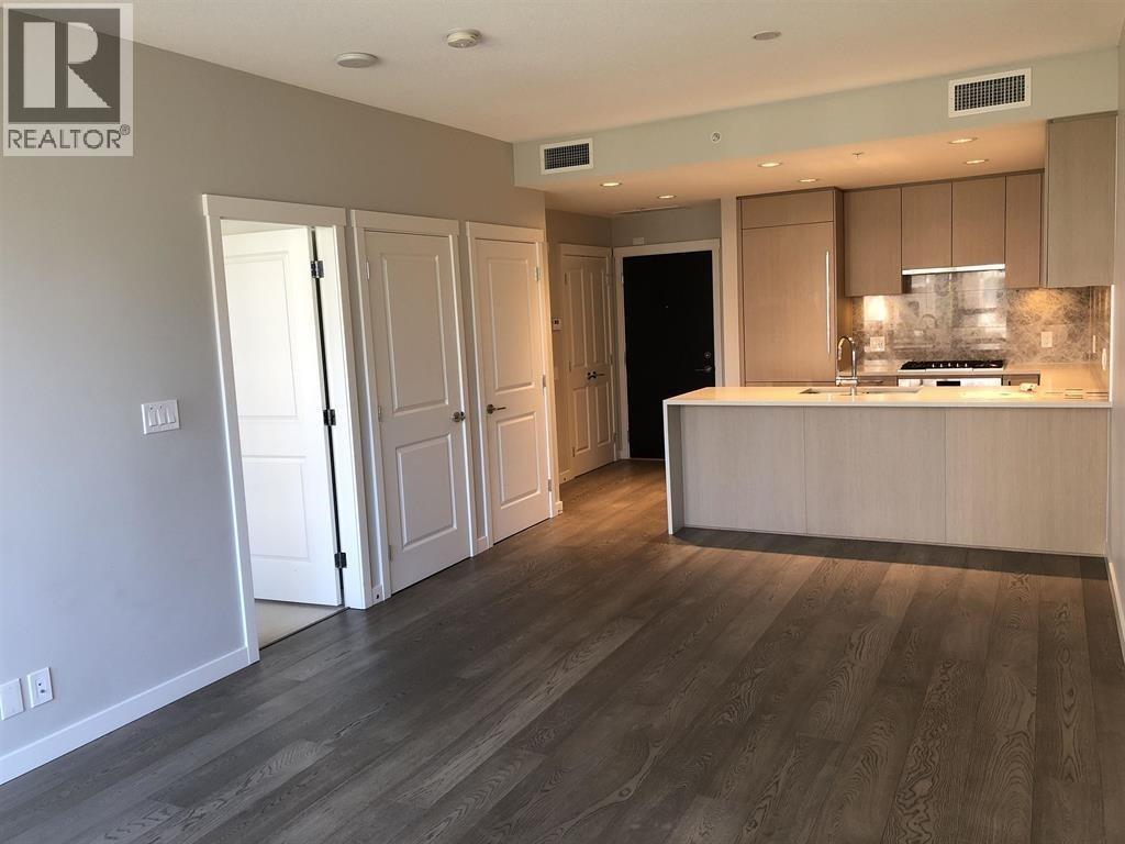 101 5687 GRAY AVENUE