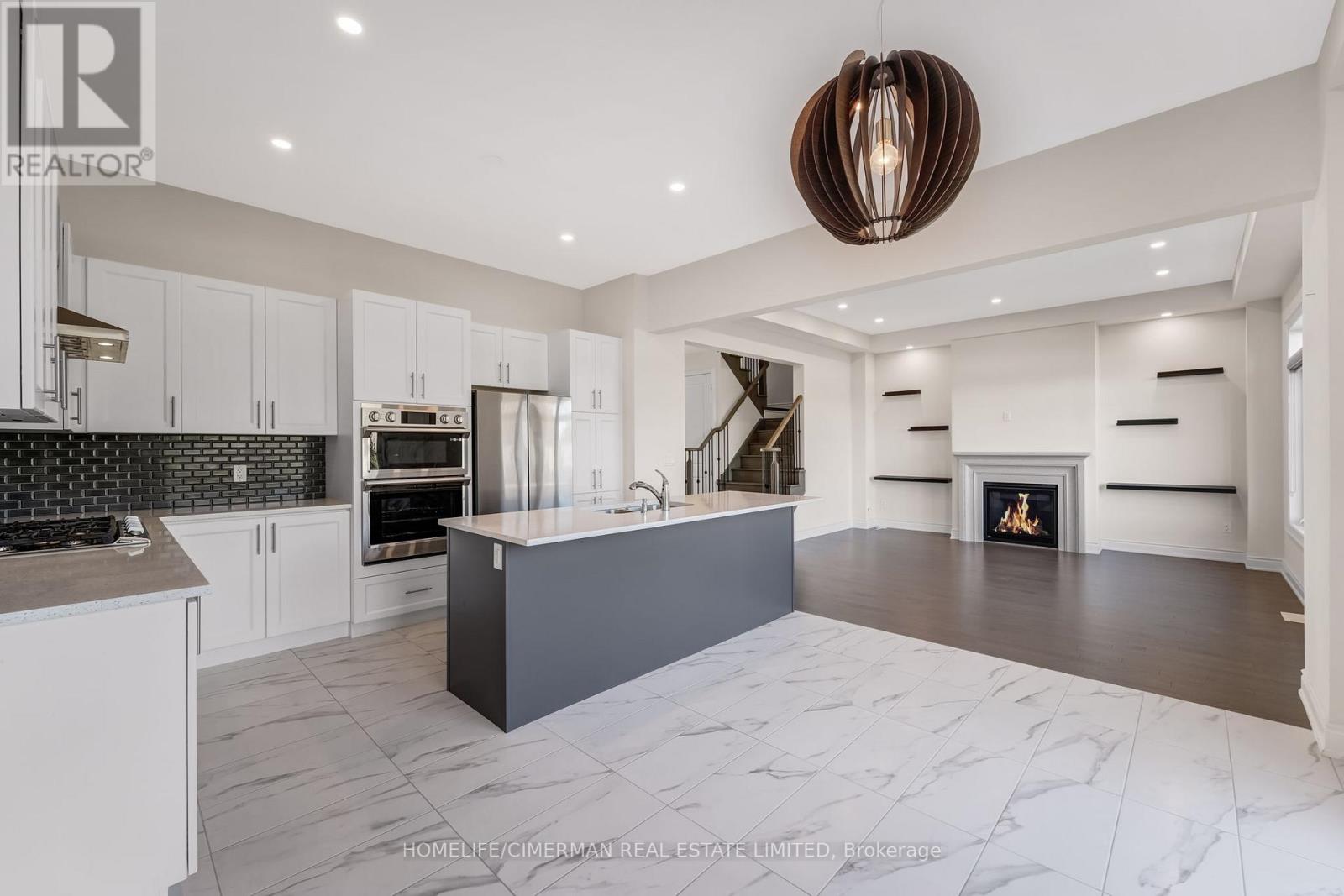 99 BLACK WALNUT COURT