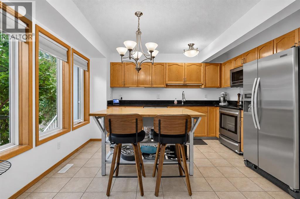 592 Regal Park NE