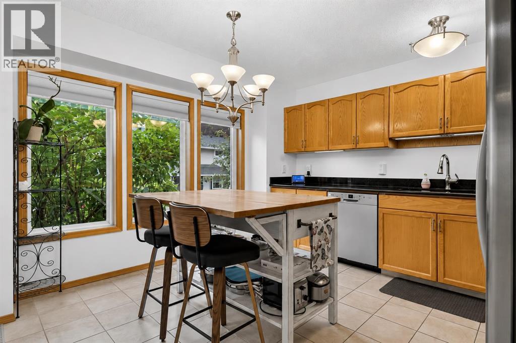 592 Regal Park NE