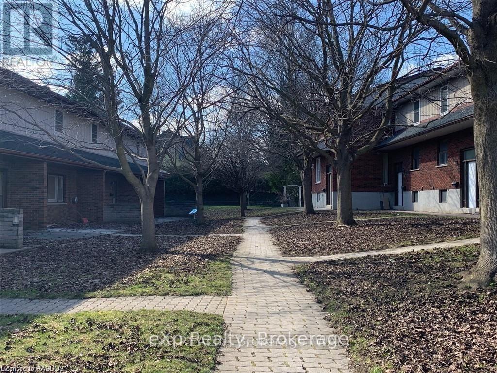 8 - 215 MCNAB STREET