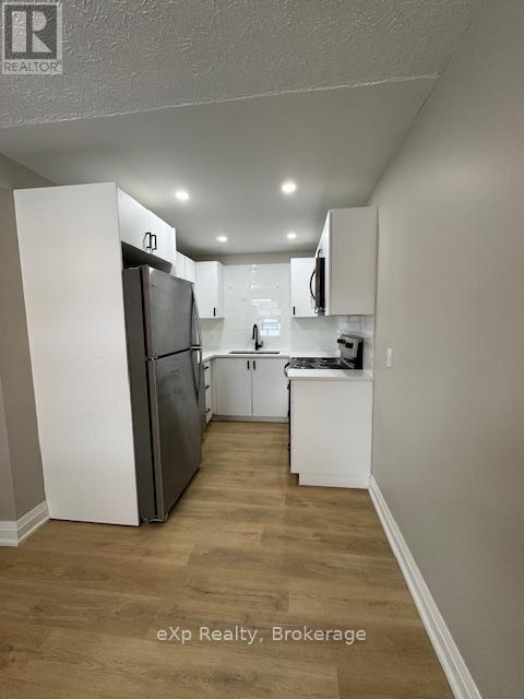 8 - 215 MCNAB STREET