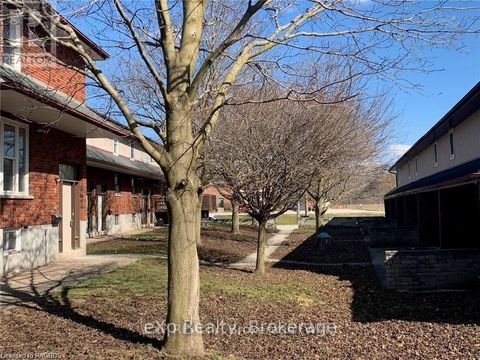 8 - 215 MCNAB STREET Brockton ON N0G2V0