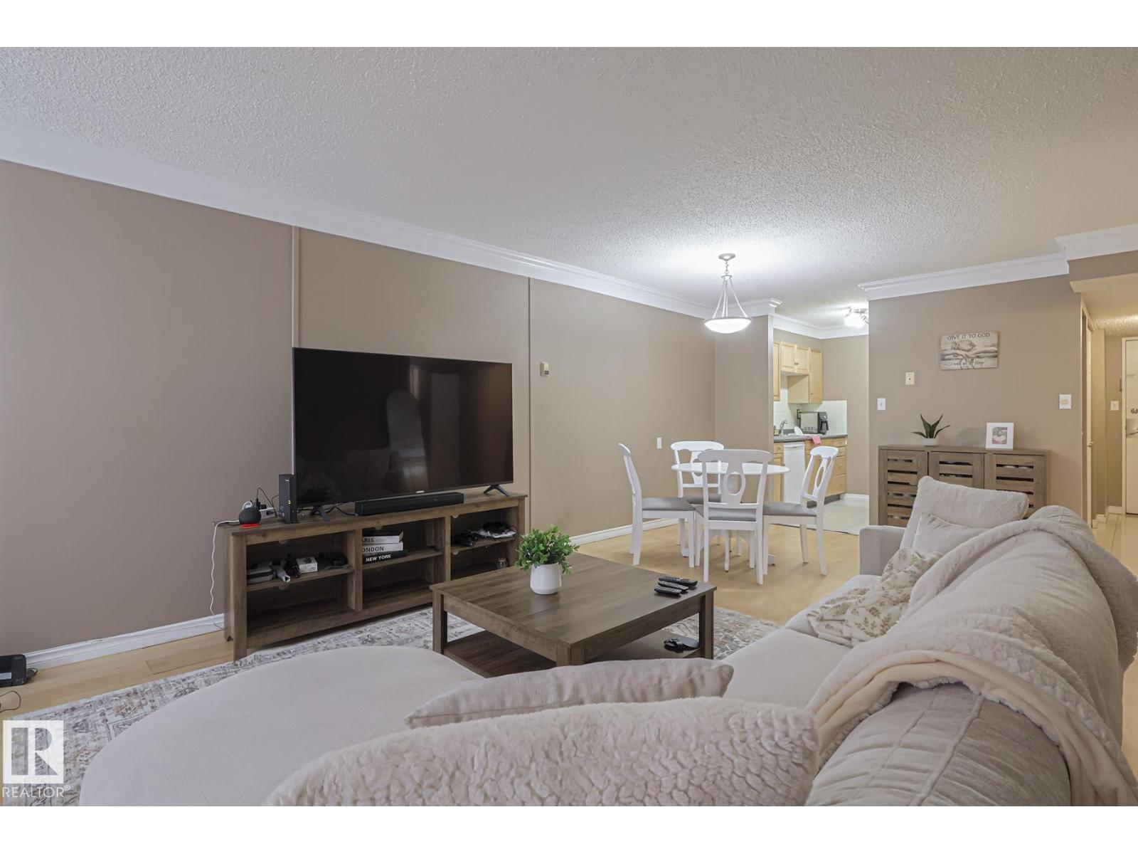 #147 8745 165 ST NW NW