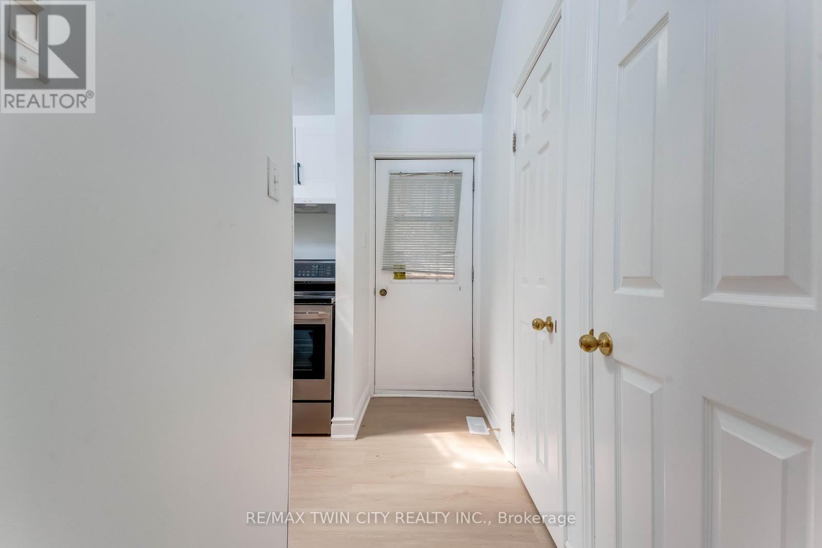 530 FOUNTAIN STREET S