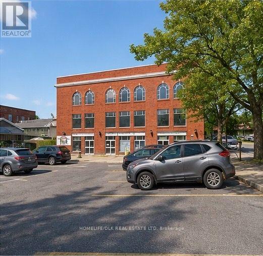 301 - 133 KING STREET W