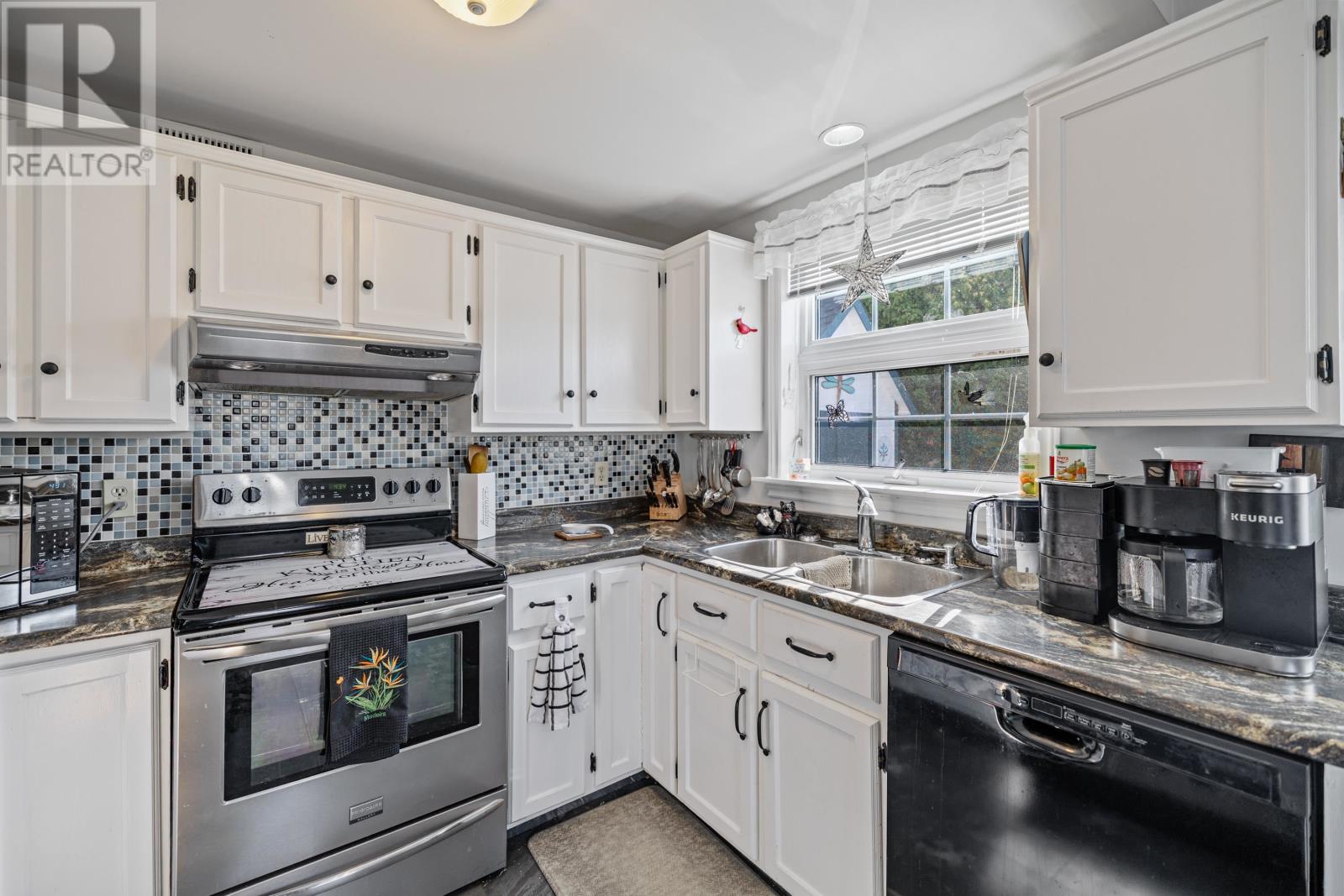 148 Westridge Crescent