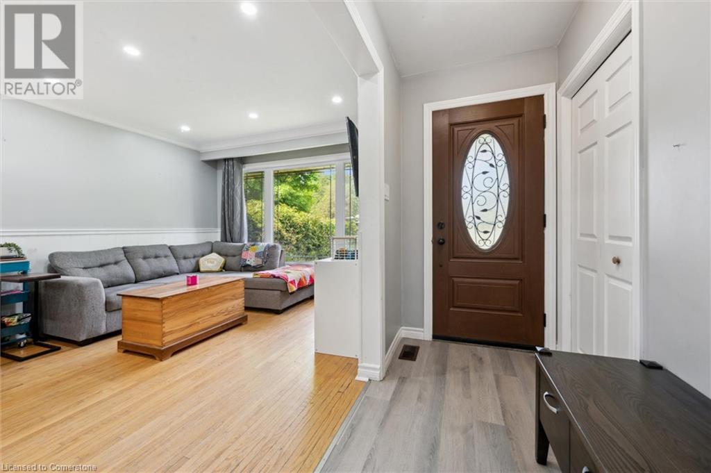 545 ELGIN Street