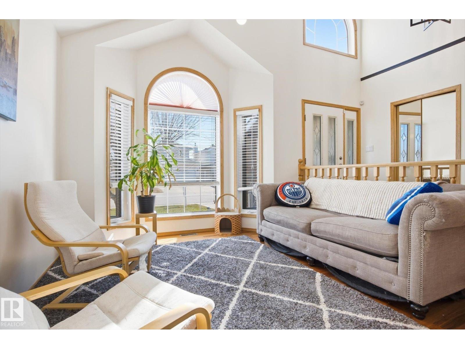 7220 157 AV NW