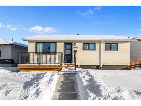 13515 67 ST NW Edmonton AB T5C0C6