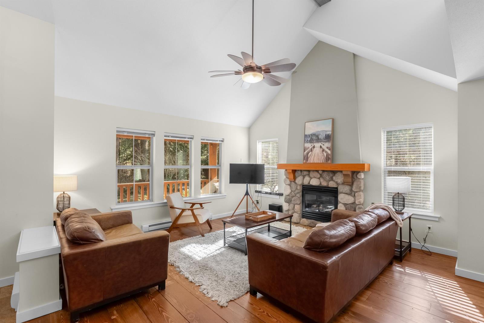 1821 MOSSY GREEN WAY|Cultus Lake South