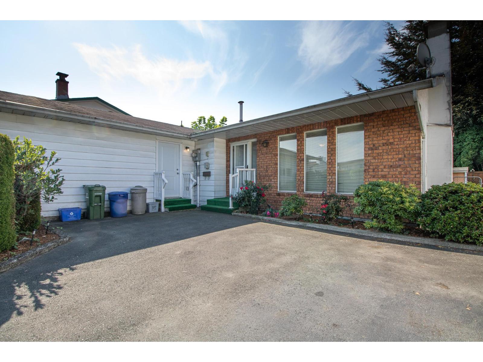 45272 LENORA CRESCENT|Chilliwack Proper West