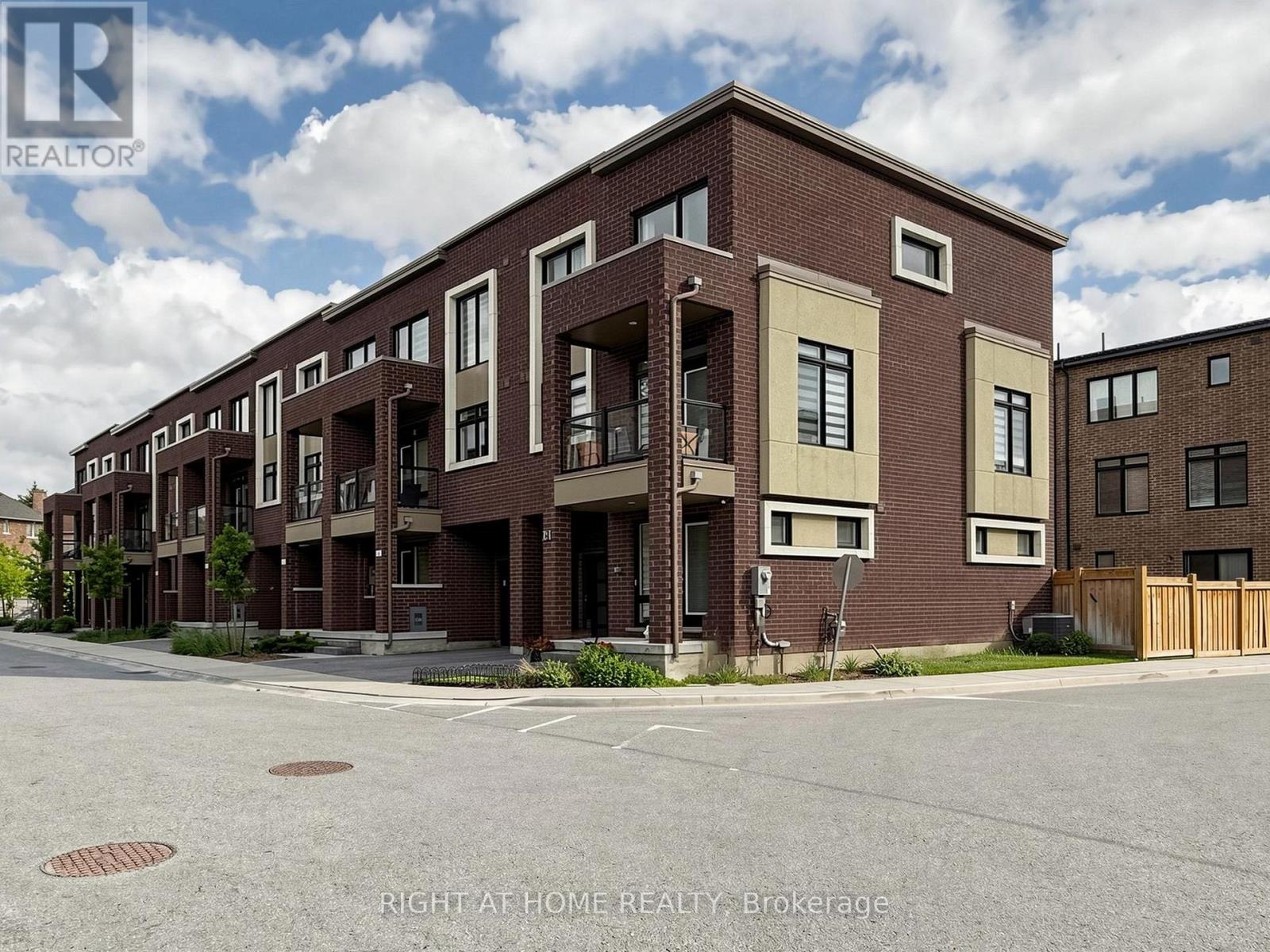 23 MONEYPENNY PLACE