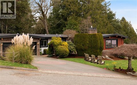 4988 Georgia Park Terr Saanich BC V8Y2B9