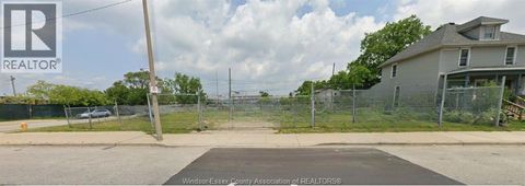 1306 DROUILLARD ROAD Windsor ON N8Y2R7