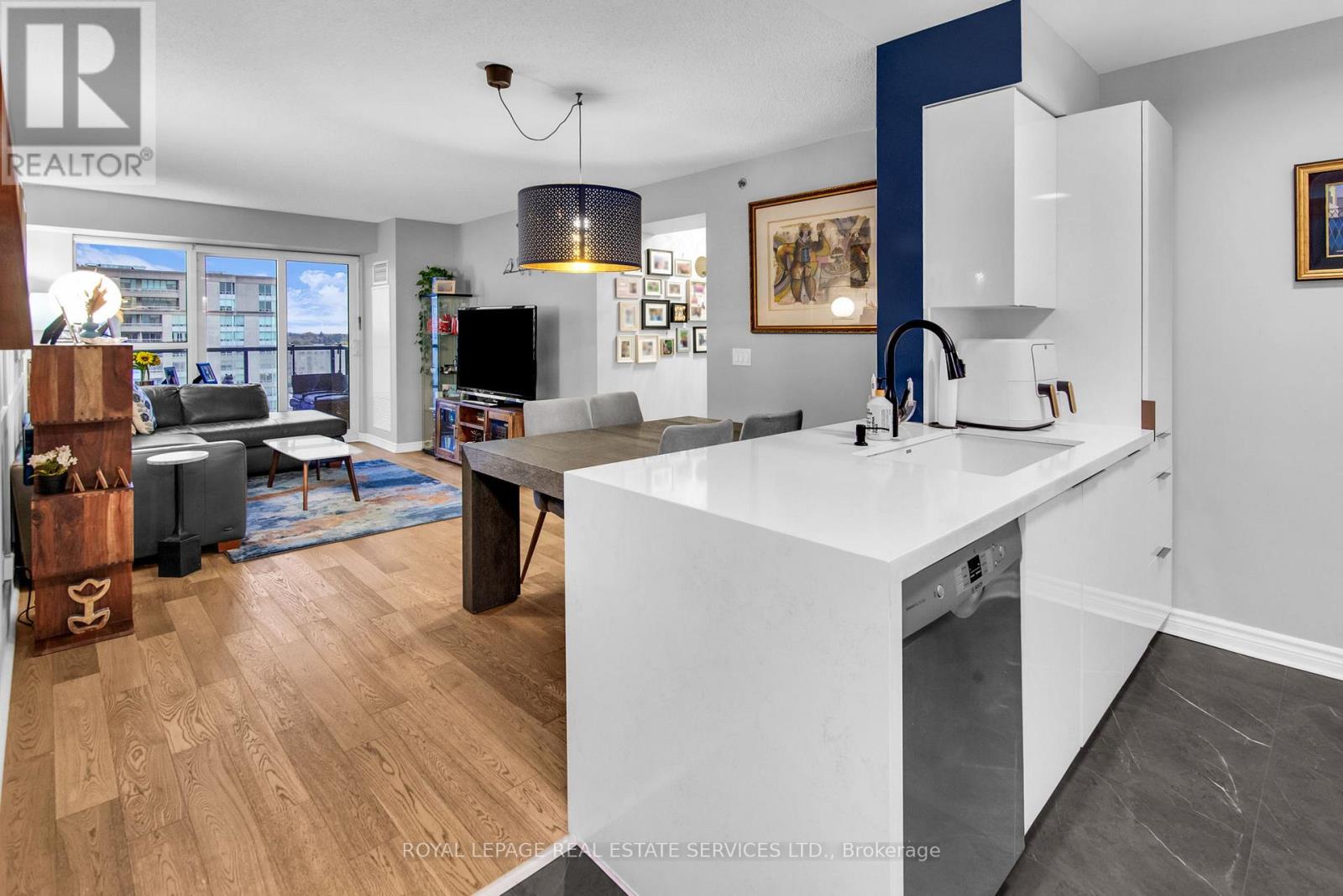 1219 - 35 SARANAC BOULEVARD