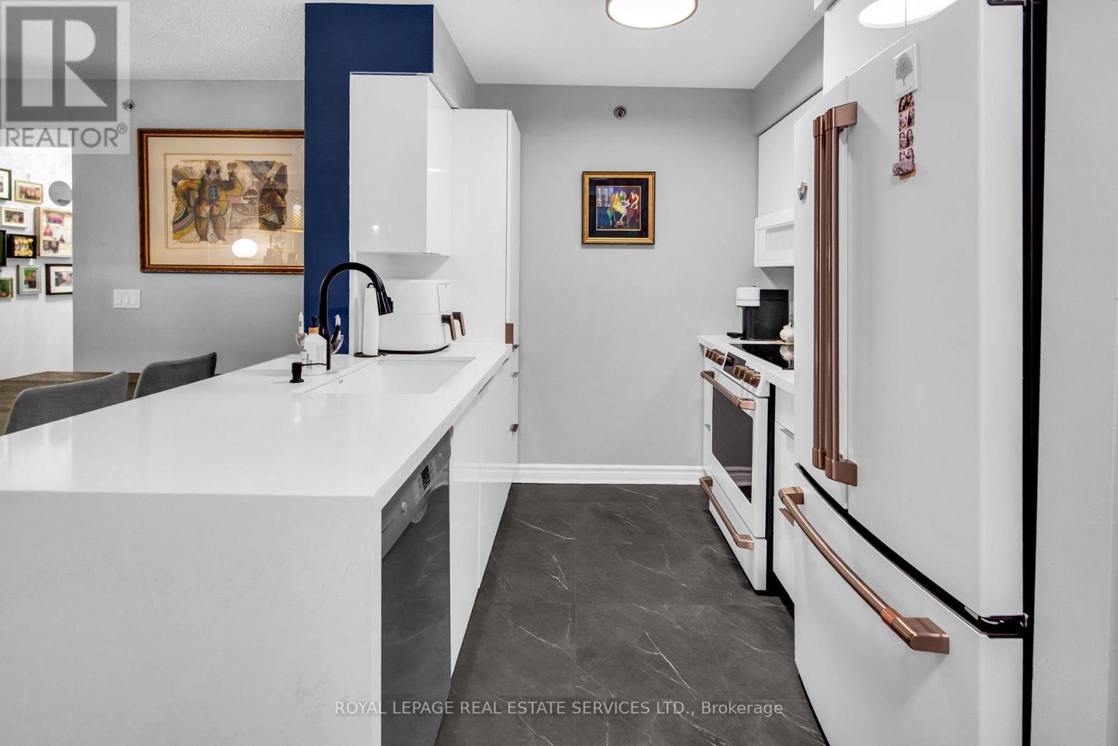 1219 - 35 SARANAC BOULEVARD