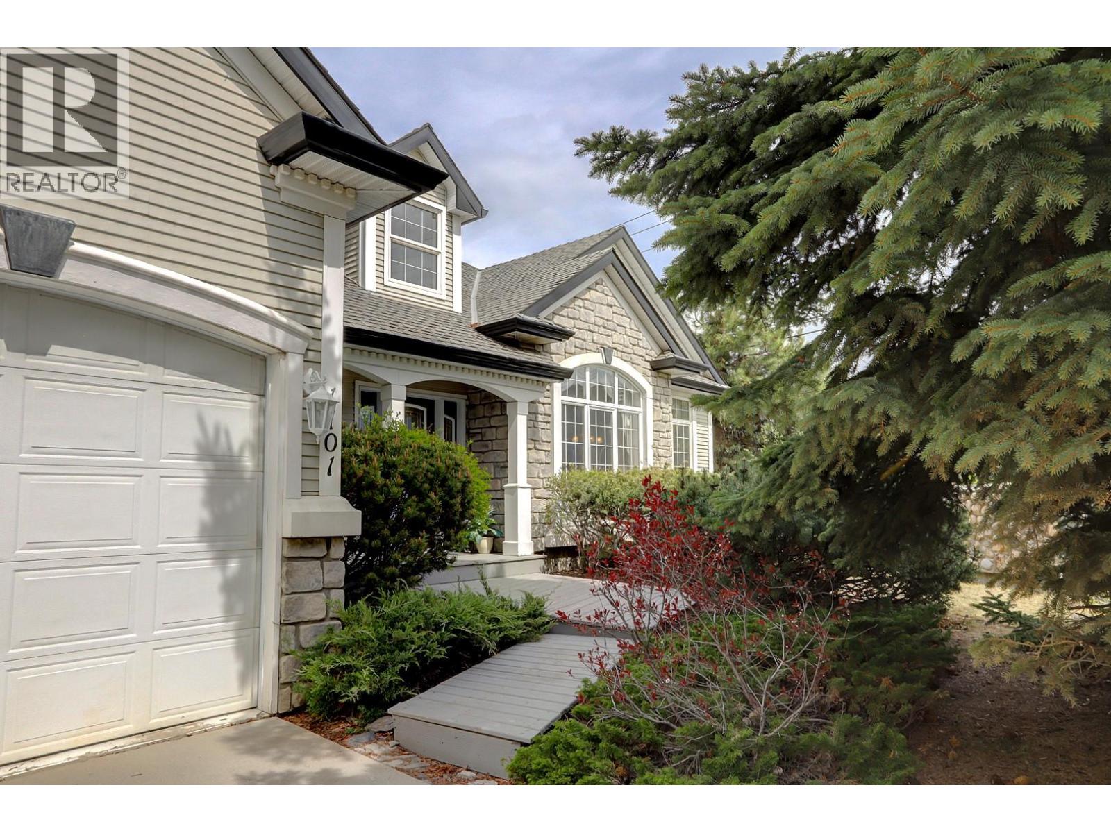 1101 Phoenix Drive