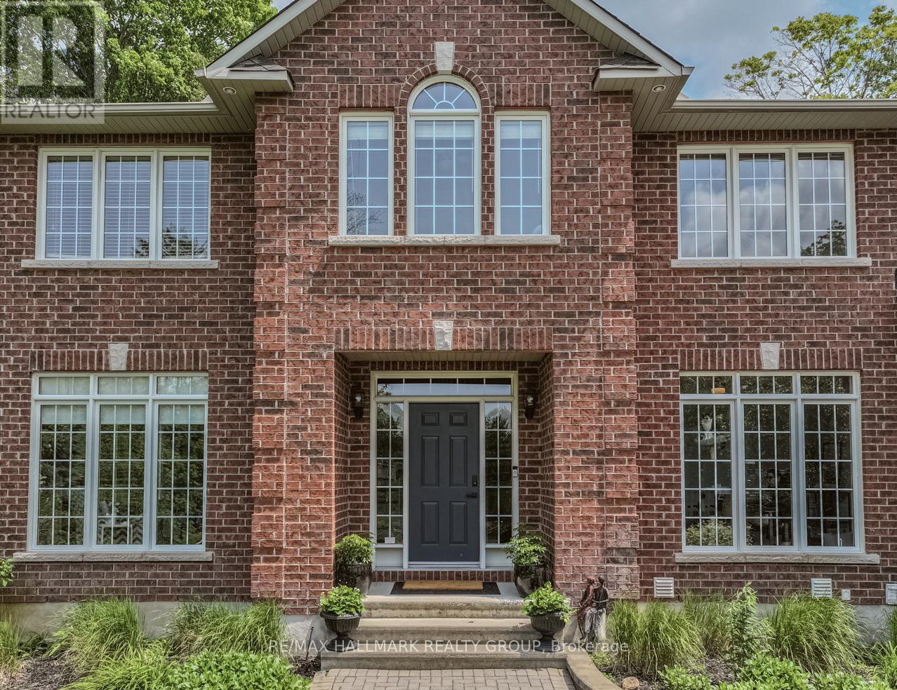 1431 DUCHESS CRESCENT