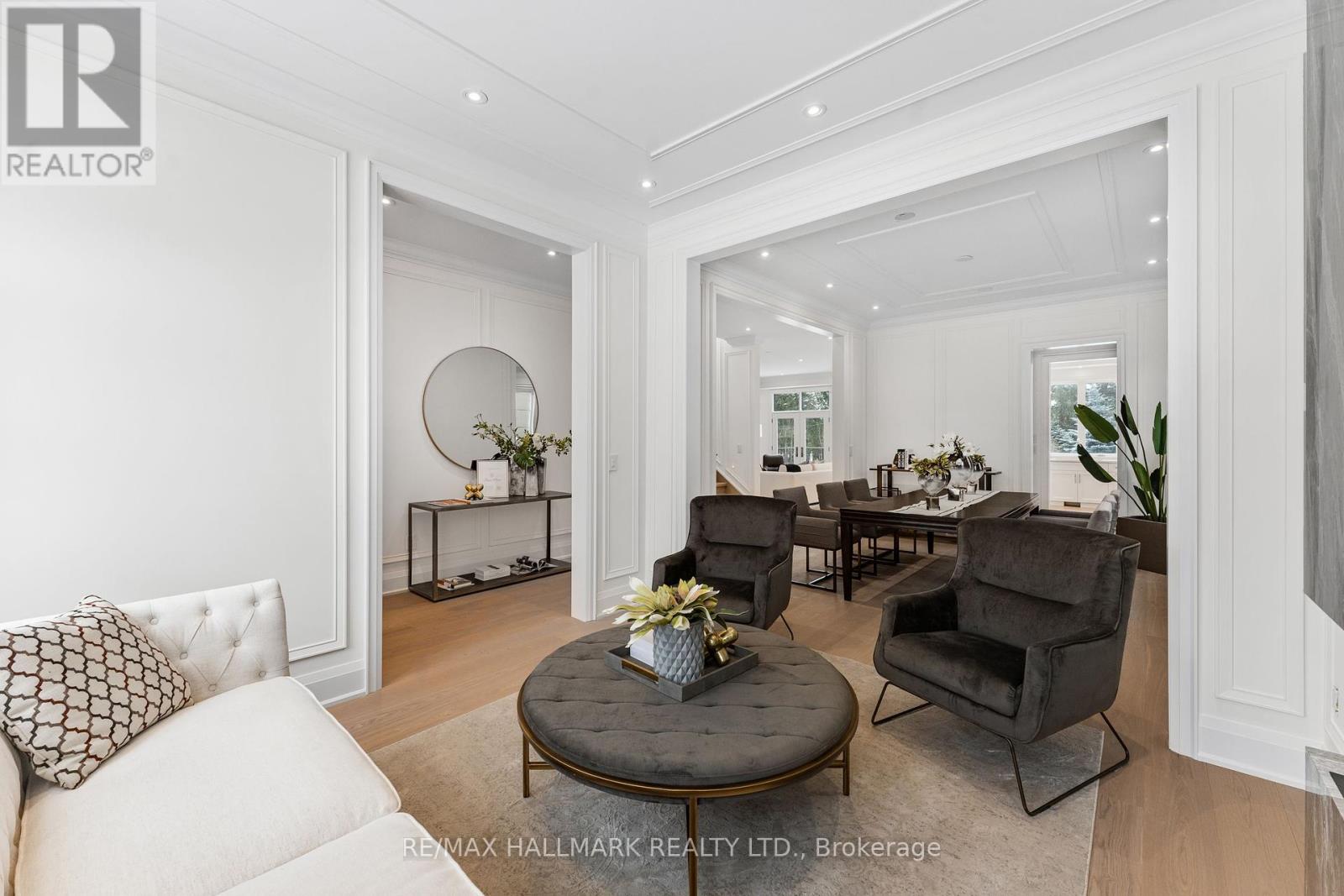42 AGAR CRESCENT