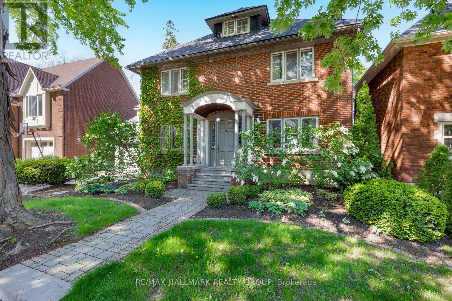 396 HURON AVENUE S