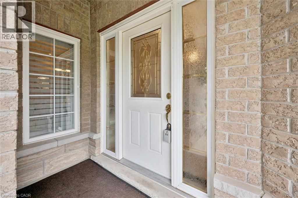 819 CREEKSIDE Drive